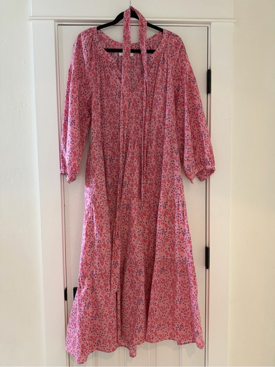 XiRENA Dresses & Skirts - XiRENA Pink and Purple Floral Tie-Neck Dress